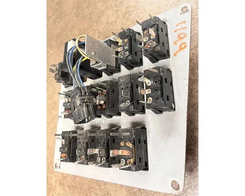 INTERNATIONAL 9900I Dash Panel