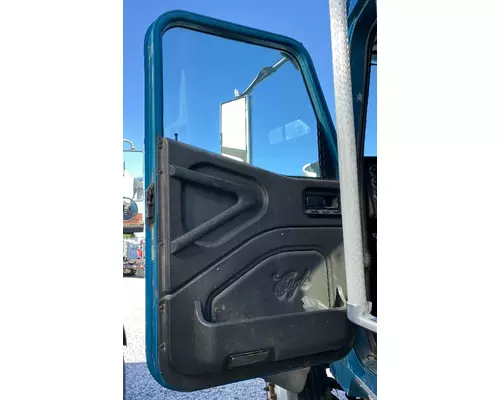 INTERNATIONAL 9900I Door Assembly, Front