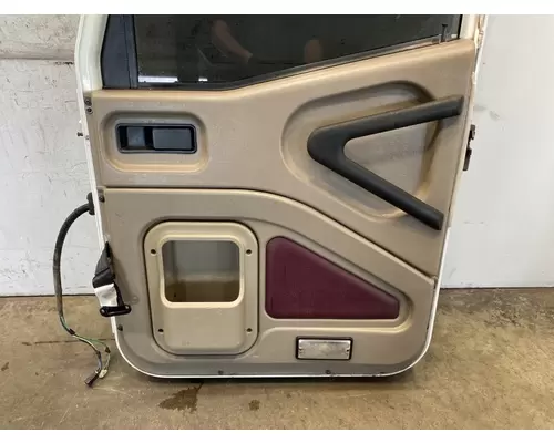 INTERNATIONAL 9900I Door Assembly, Front