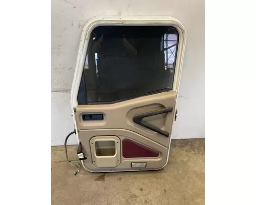 INTERNATIONAL 9900I Door Assembly, Front