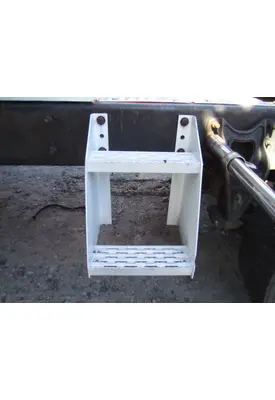 INTERNATIONAL 9900I FRAME STEP
