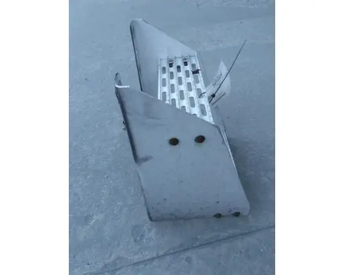 INTERNATIONAL 9900I FRAME STEP