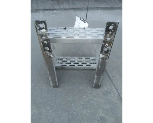 INTERNATIONAL 9900I FRAME STEP