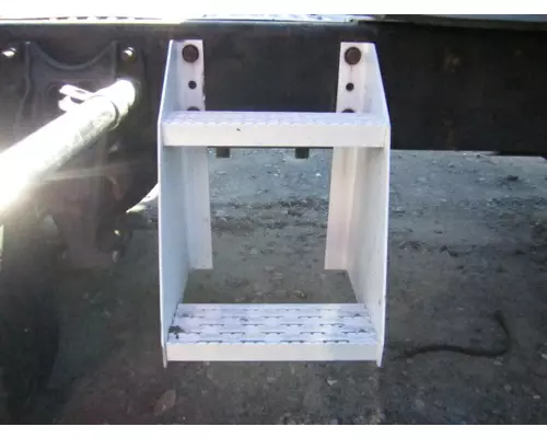 INTERNATIONAL 9900I FRAME STEP