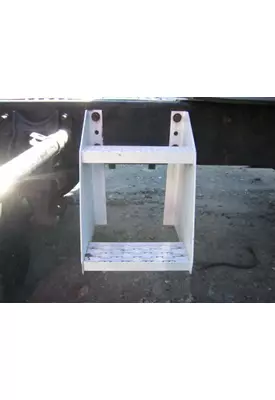 INTERNATIONAL 9900I FRAME STEP