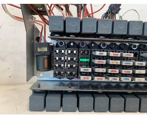 INTERNATIONAL 9900I Fuse Panel