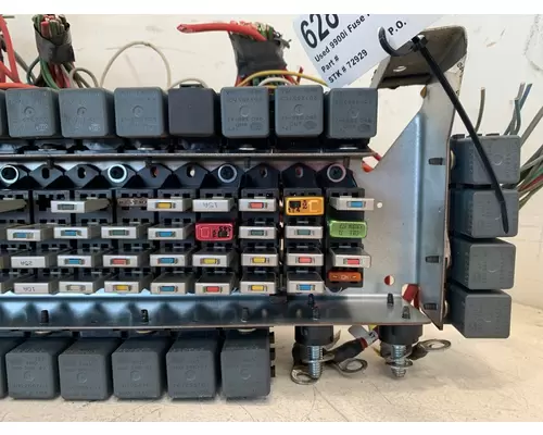 INTERNATIONAL 9900I Fuse Panel