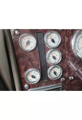 INTERNATIONAL 9900I GAUGE CLUSTER