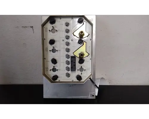 INTERNATIONAL 9900I GAUGE CLUSTER