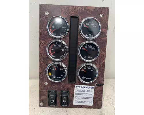 INTERNATIONAL 9900I Gauge Panel