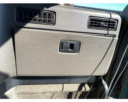 INTERNATIONAL 9900I Glove Box