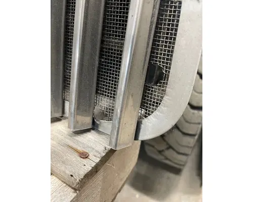 INTERNATIONAL 9900I Grille