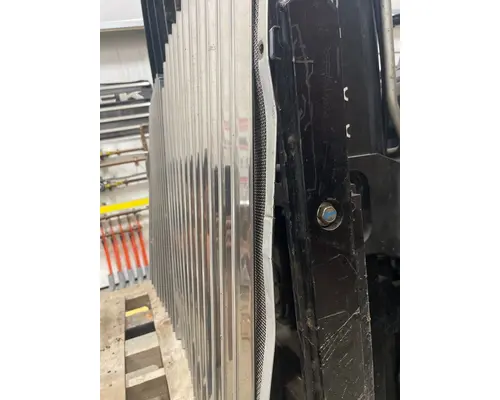 INTERNATIONAL 9900I Grille