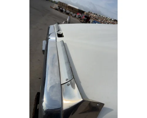 INTERNATIONAL 9900I Hood