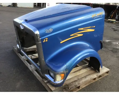 INTERNATIONAL 9900I Hood