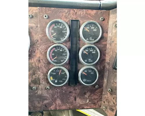 INTERNATIONAL 9900I Instrument Cluster