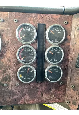 INTERNATIONAL 9900I Instrument Cluster