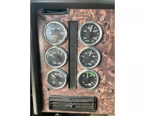 INTERNATIONAL 9900I Instrument Cluster