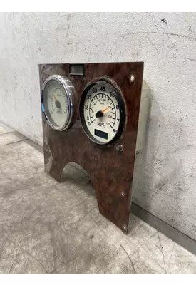 INTERNATIONAL 9900I Instrument Cluster