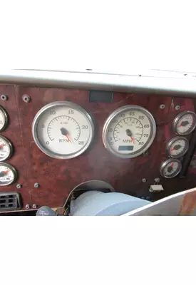 INTERNATIONAL 9900I Instrument Cluster