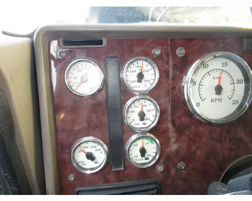 INTERNATIONAL 9900I Instrument Cluster