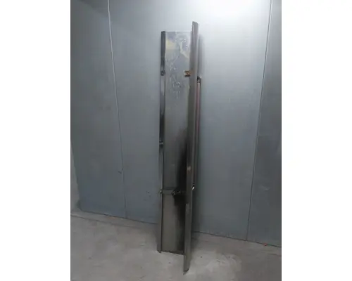 INTERNATIONAL 9900I MUFFLER SHIELD