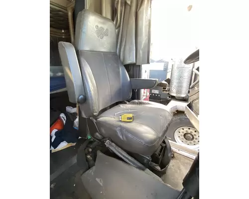 INTERNATIONAL 9900I Seat, Front