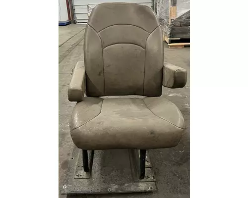 INTERNATIONAL 9900I Seat, Front