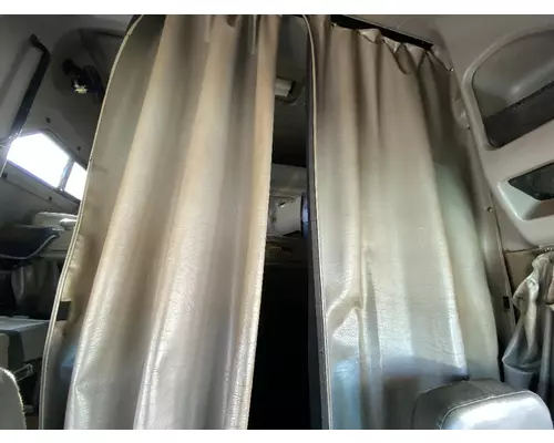 INTERNATIONAL 9900I Sleeper Curtain