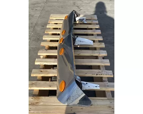 INTERNATIONAL 9900I Sun Visor (External)