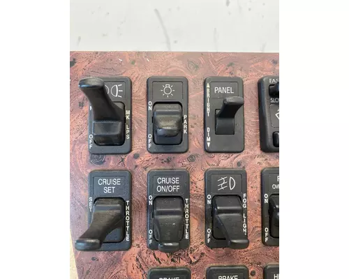 INTERNATIONAL 9900I Switch Panel