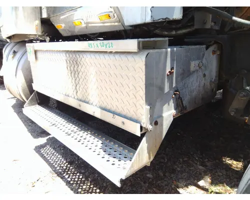 INTERNATIONAL 9900I TOOL BOX