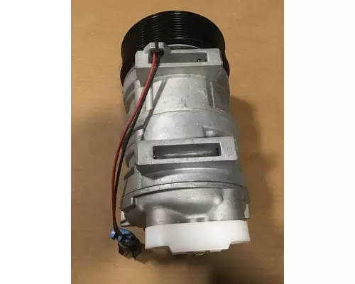 INTERNATIONAL 9900 AC Compressor