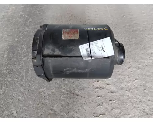 INTERNATIONAL 9900 AIR CLEANER