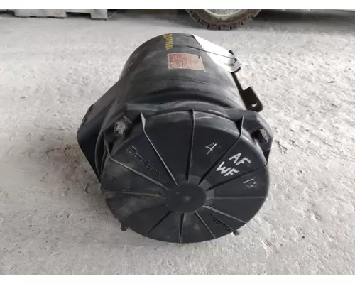 INTERNATIONAL 9900 AIR CLEANER