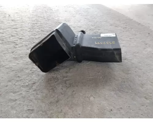 INTERNATIONAL 9900 AIR INTAKE