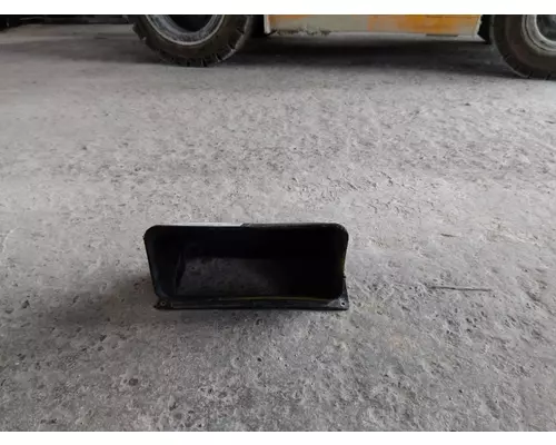 INTERNATIONAL 9900 AIR INTAKE