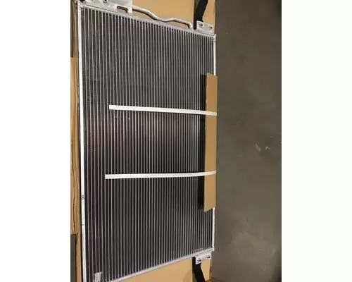 INTERNATIONAL 9900 Air Conditioner Condenser