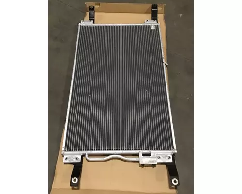 INTERNATIONAL 9900 Air Conditioner Condenser