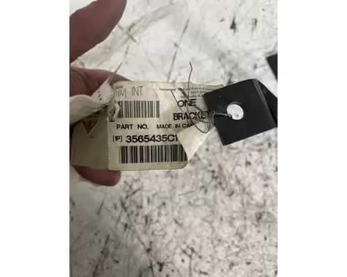 INTERNATIONAL 9900 Brackets, Misc.