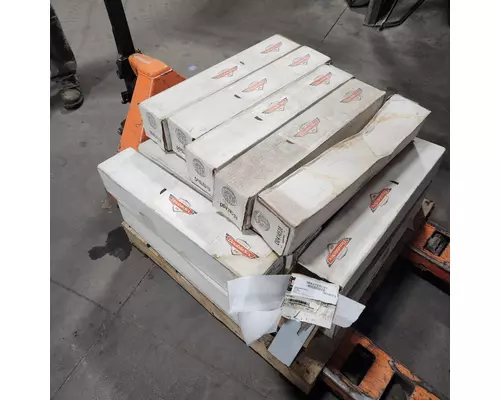 INTERNATIONAL 9900 Brackets, Misc.