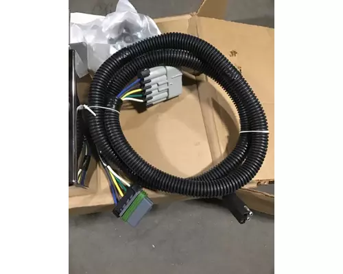 INTERNATIONAL 9900 Brackets, Misc.
