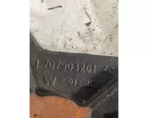 INTERNATIONAL 9900 Brackets, Misc.