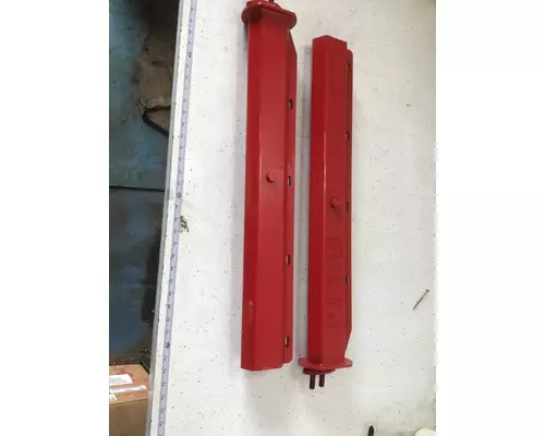 INTERNATIONAL 9900 Brackets, Misc.