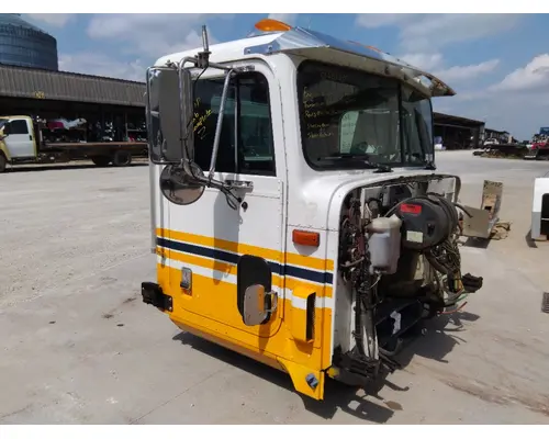 INTERNATIONAL 9900 CAB