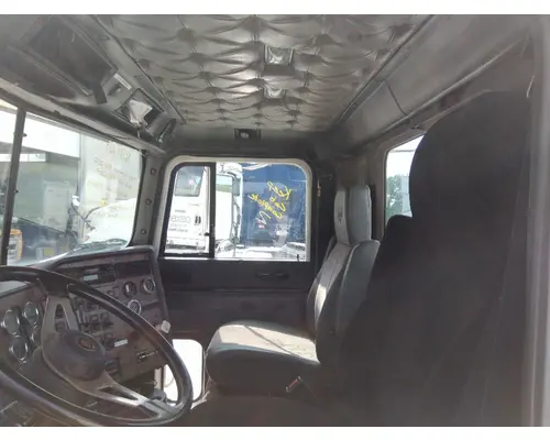 INTERNATIONAL 9900 CAB