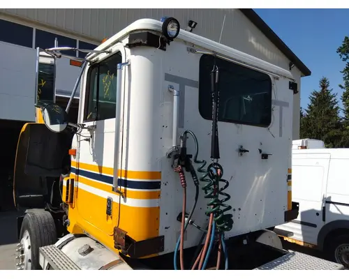 INTERNATIONAL 9900 CAB