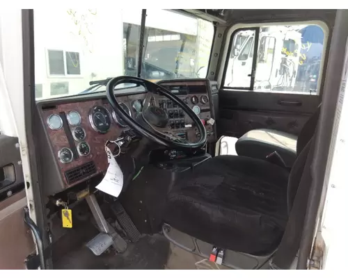 INTERNATIONAL 9900 CAB