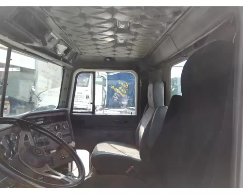 INTERNATIONAL 9900 CAB
