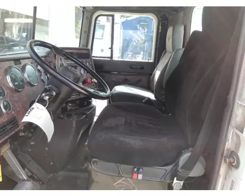 INTERNATIONAL 9900 CAB